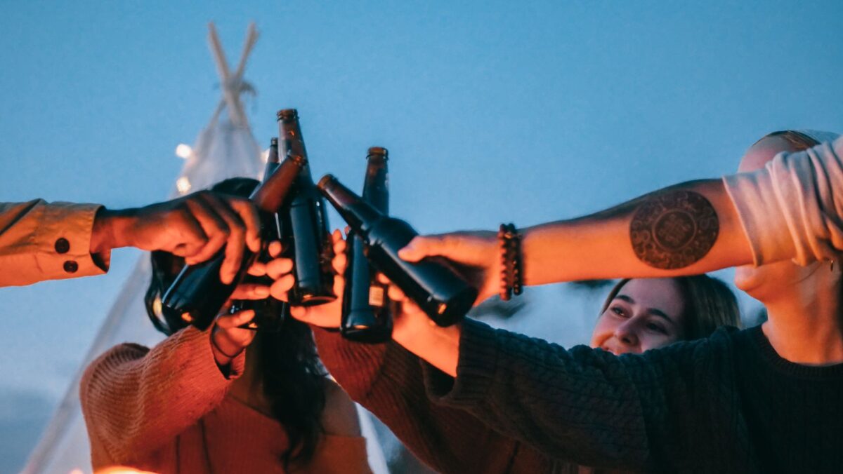 enceintes bières montagne fête bivouac vient